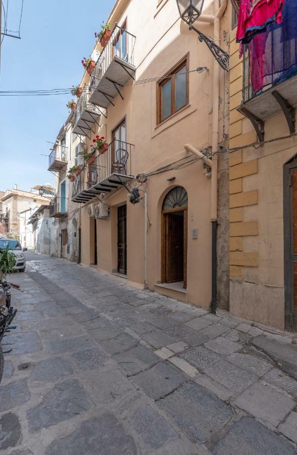 Atria Home - Alle Spalle Del Teatro Massimo Palermo Luaran gambar