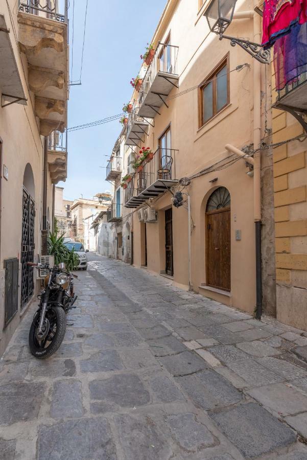 Atria Home - Alle Spalle Del Teatro Massimo Palermo Luaran gambar