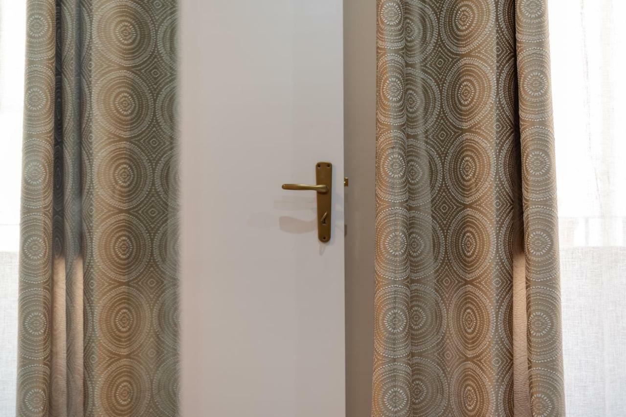 Atria Home - Alle Spalle Del Teatro Massimo Palermo Luaran gambar